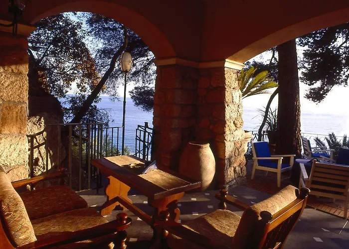 Hotel Punta Est 4*