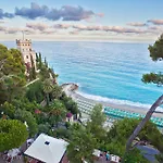 Hotel Punta Est 4*