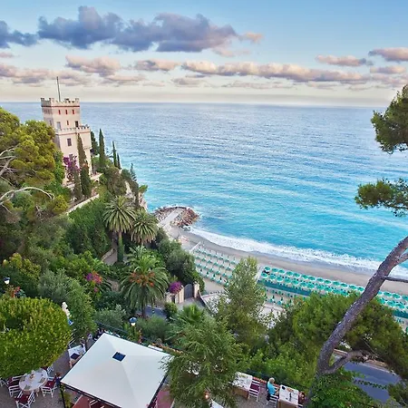 Ξενοδοχείο Punta Est 4*
