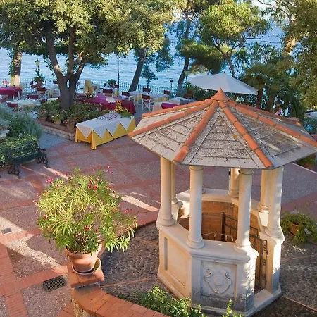 Szálloda Punta Est Finale Ligure