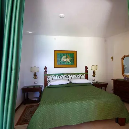 Punta Est Szálloda Finale Ligure