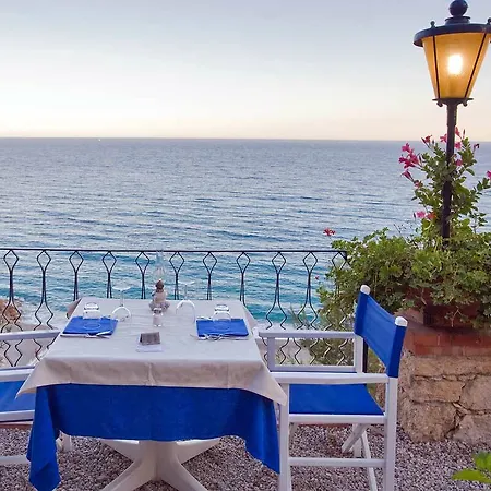 Hotel Punta Est 4*